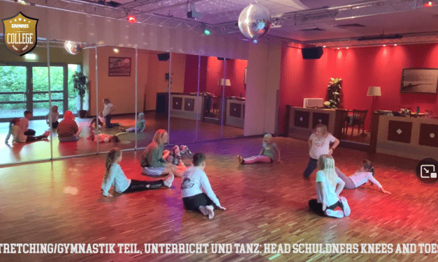 kids Part 4 – Stretching/Gymnastik Teil, Unterricht und Tanz: Head Shoulders Knees and Toes“